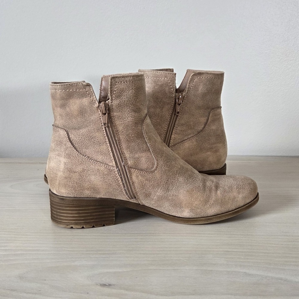 Frye & Co. Estrelia Faux Suede Tan Ankle Boots Size 10M Block Heel Vegan Fall - Picture 4 of 8